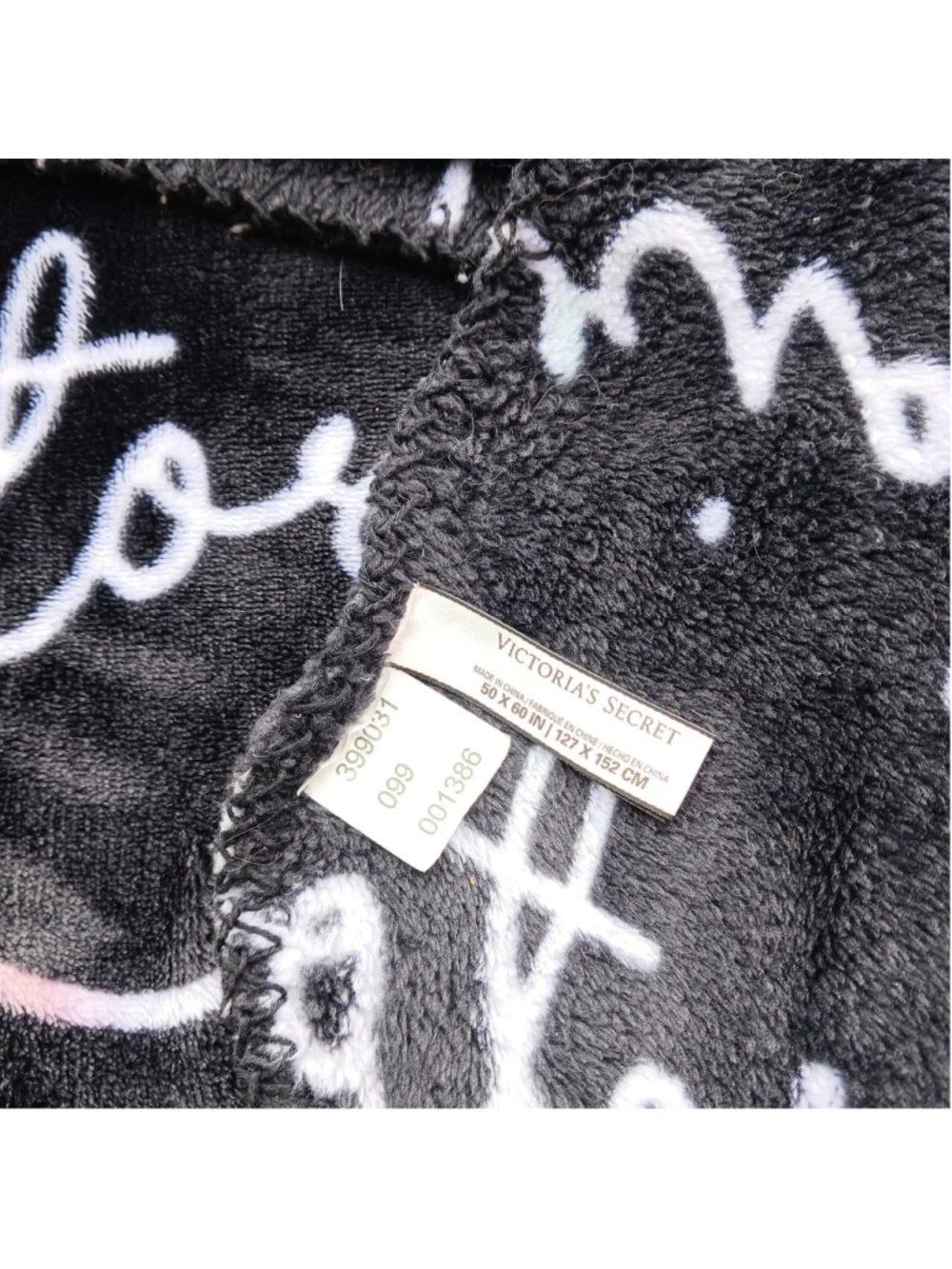Victoria's Secret Signature Logo Blanket Limited Edition 50x60 Black White Pink